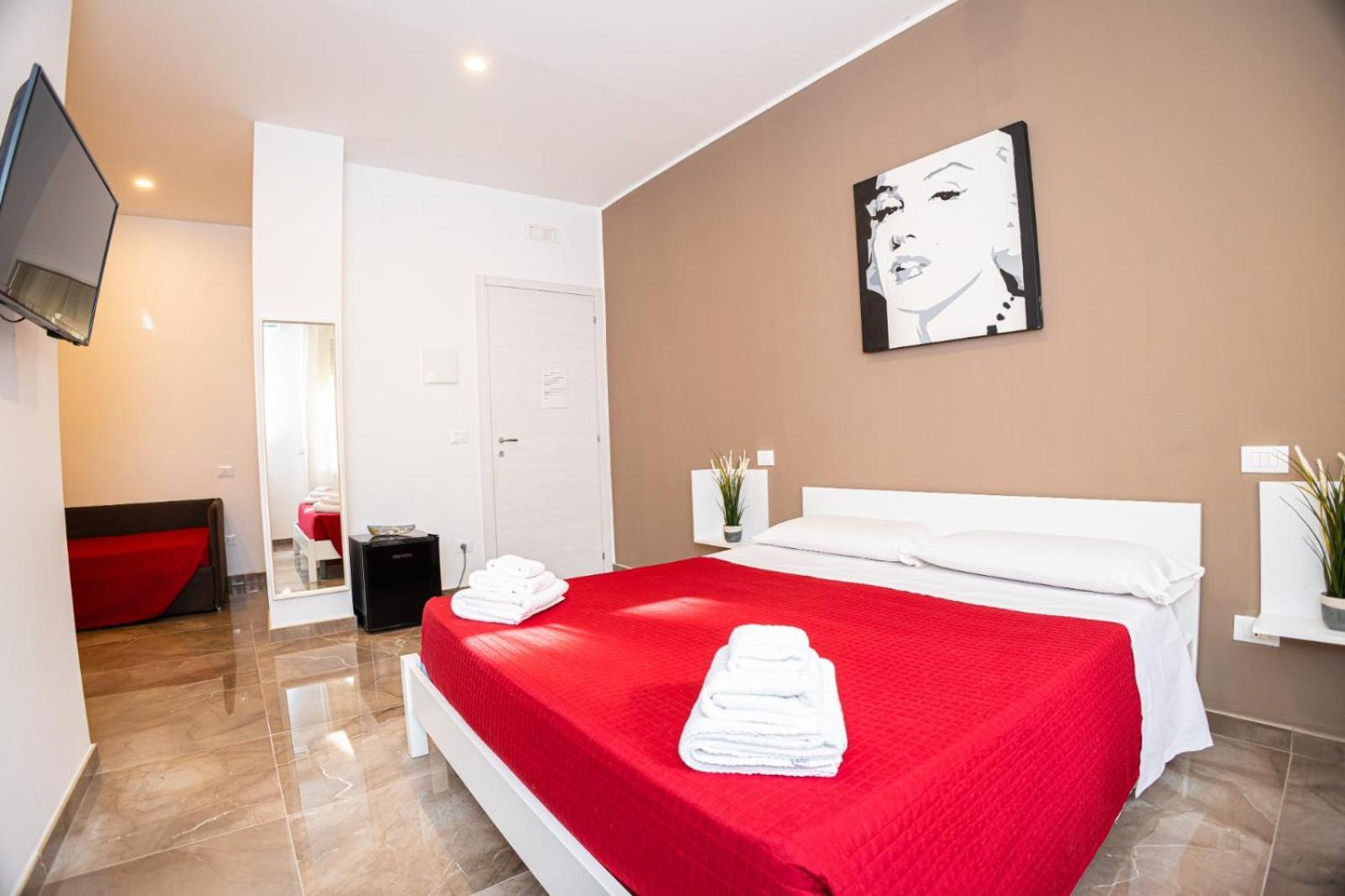 Suebi Rooms แตร์โมลิ ห้อง รูปภาพ